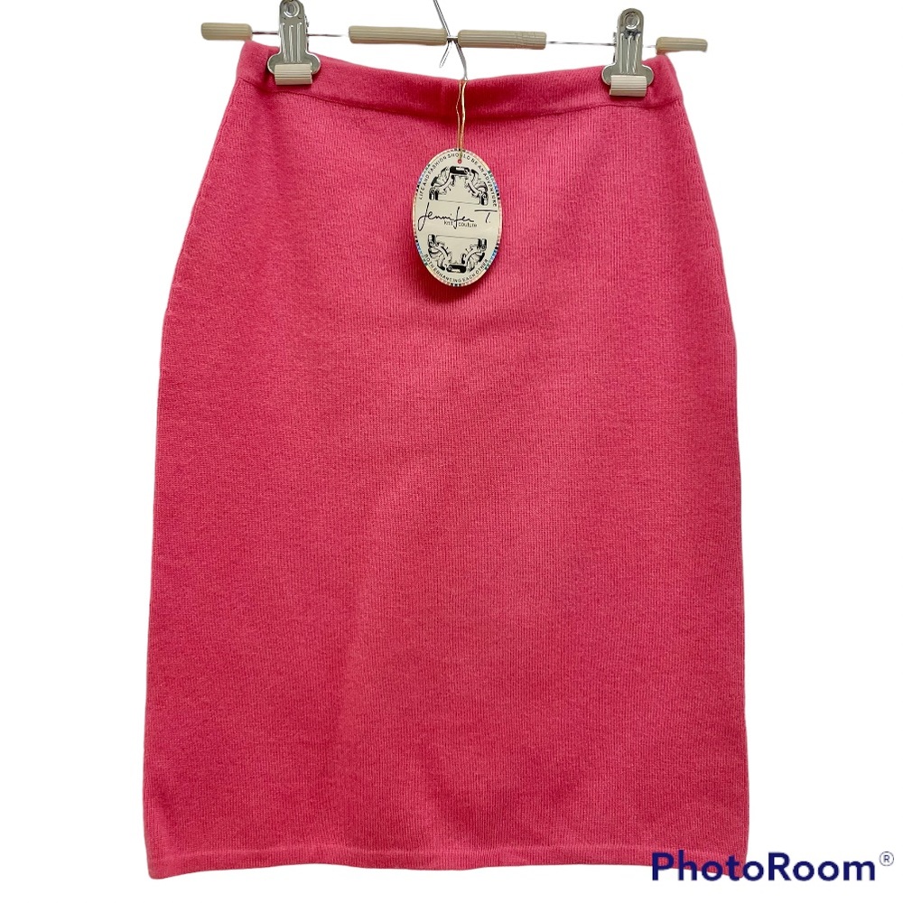 Jennifer Tyler cashmere knit elastic waist skirt. 22”L Sz Xs